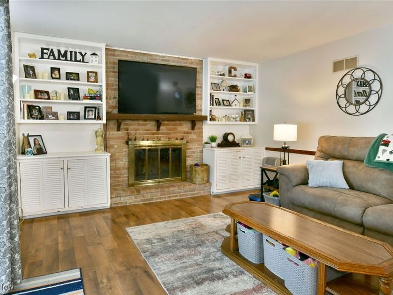 1654 Squaw Creek Drive, Girard, OH 44420 Photo 20