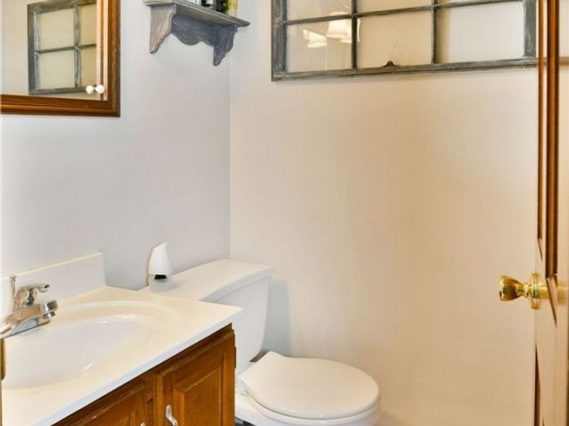 1654 Squaw Creek Drive, Girard, OH 44420 Photo 23