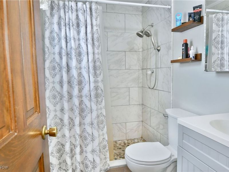 1654 Squaw Creek Drive, Girard, OH 44420 Photo 37