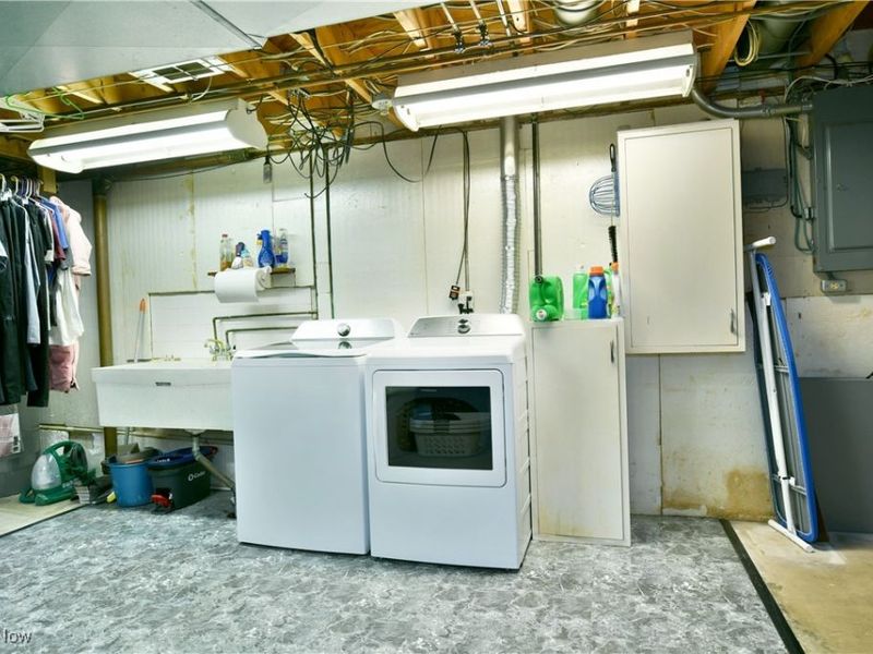 1654 Squaw Creek Drive, Girard, OH 44420 Photo 39