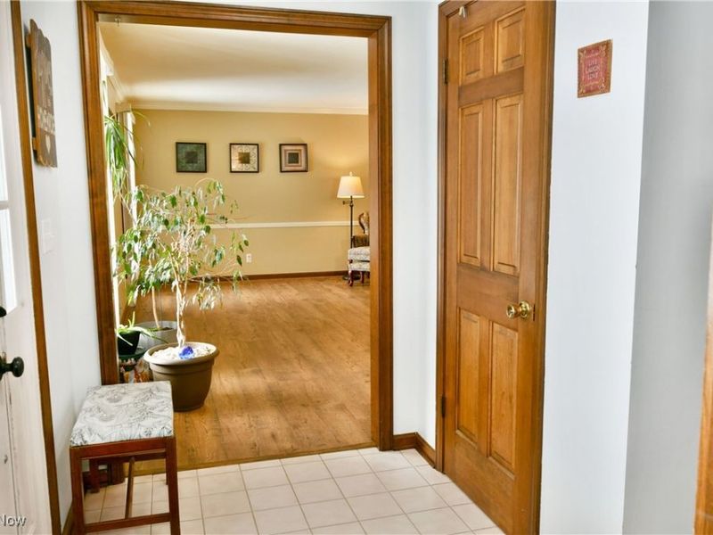 1654 Squaw Creek Drive, Girard, OH 44420 Photo 4