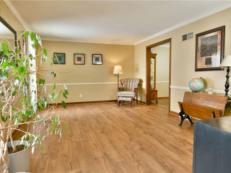 1654 Squaw Creek Drive, Girard, OH 44420 Photo 5