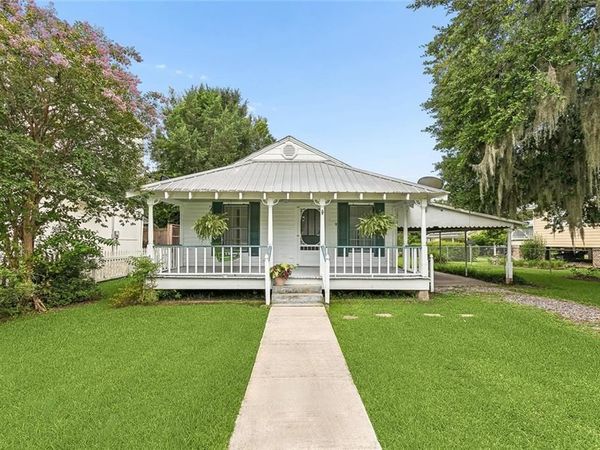 305 MORGAN Street, Madisonville, LA 70447