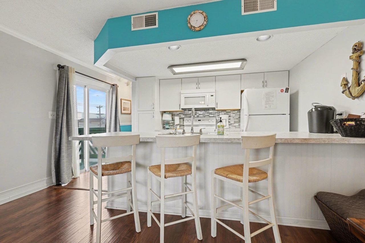 216 22nd Ave. N Photo 13