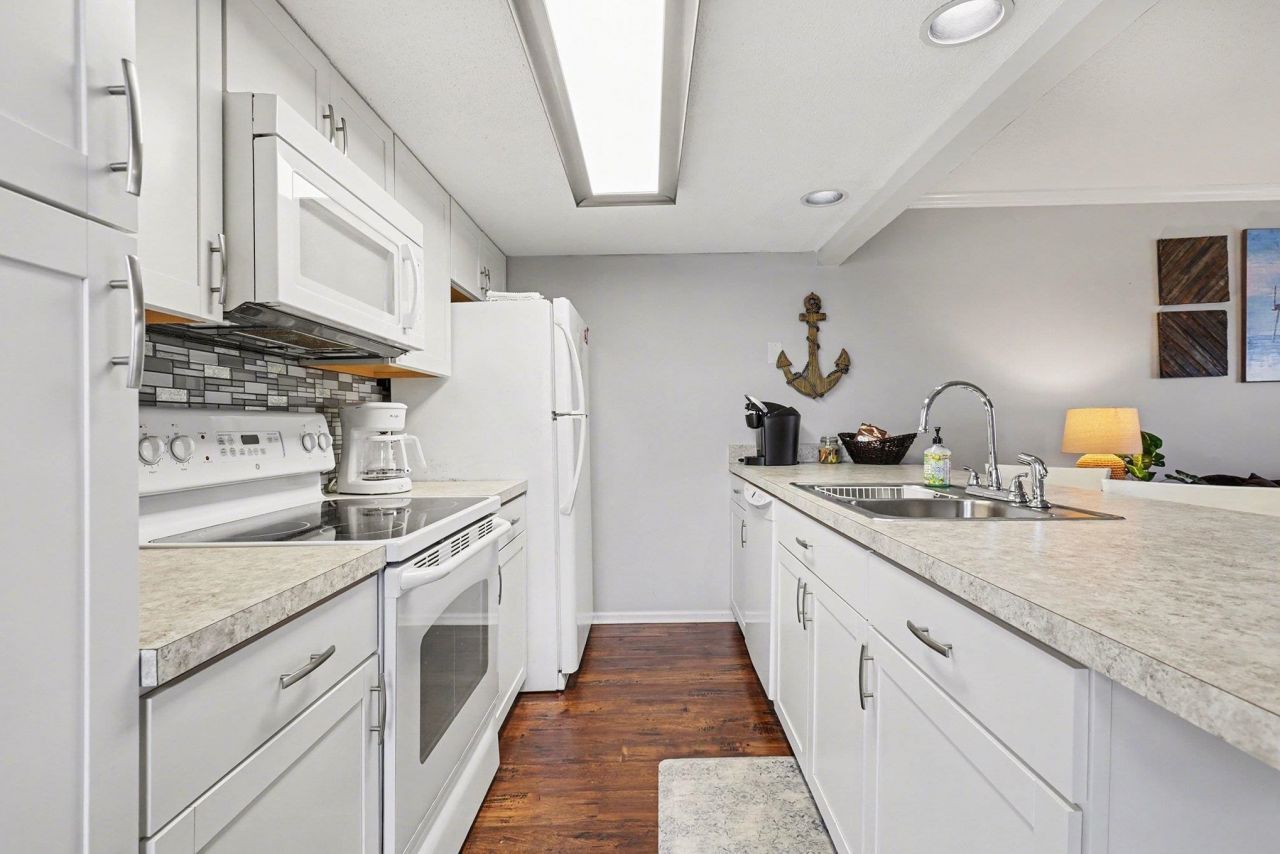 216 22nd Ave. N Photo 15