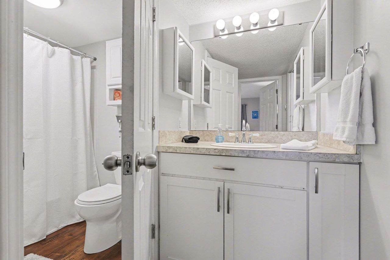 216 22nd Ave. N Photo 20