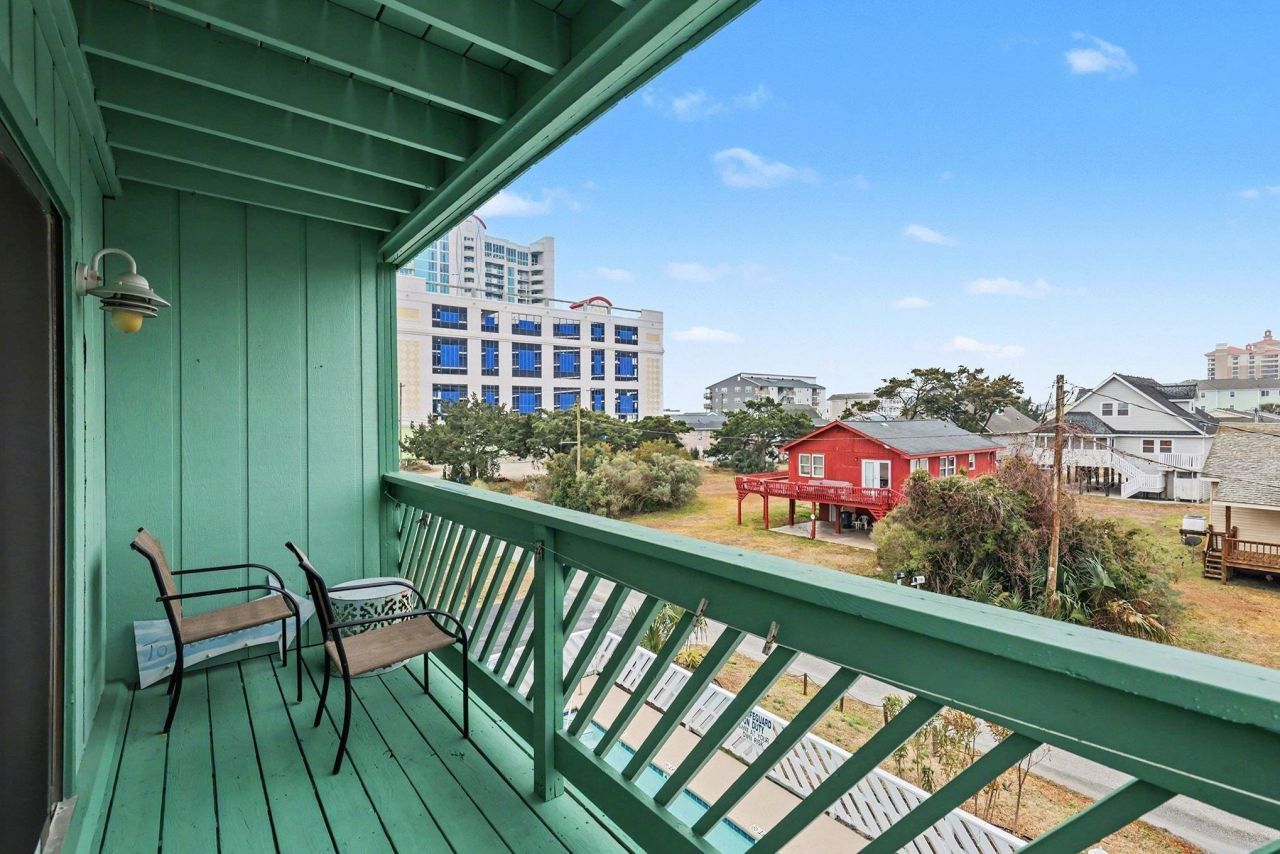 216 22nd Ave. N Photo 23