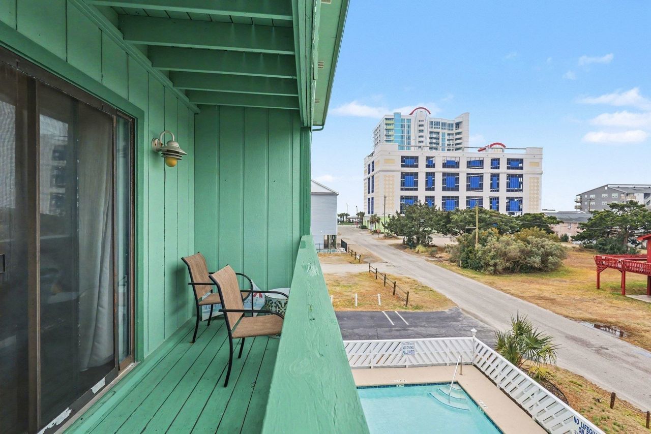 216 22nd Ave. N Photo 24