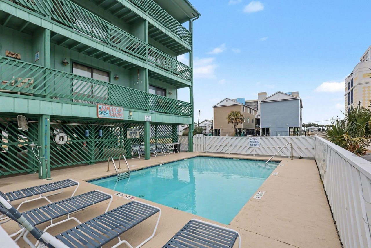 216 22nd Ave. N Photo 28