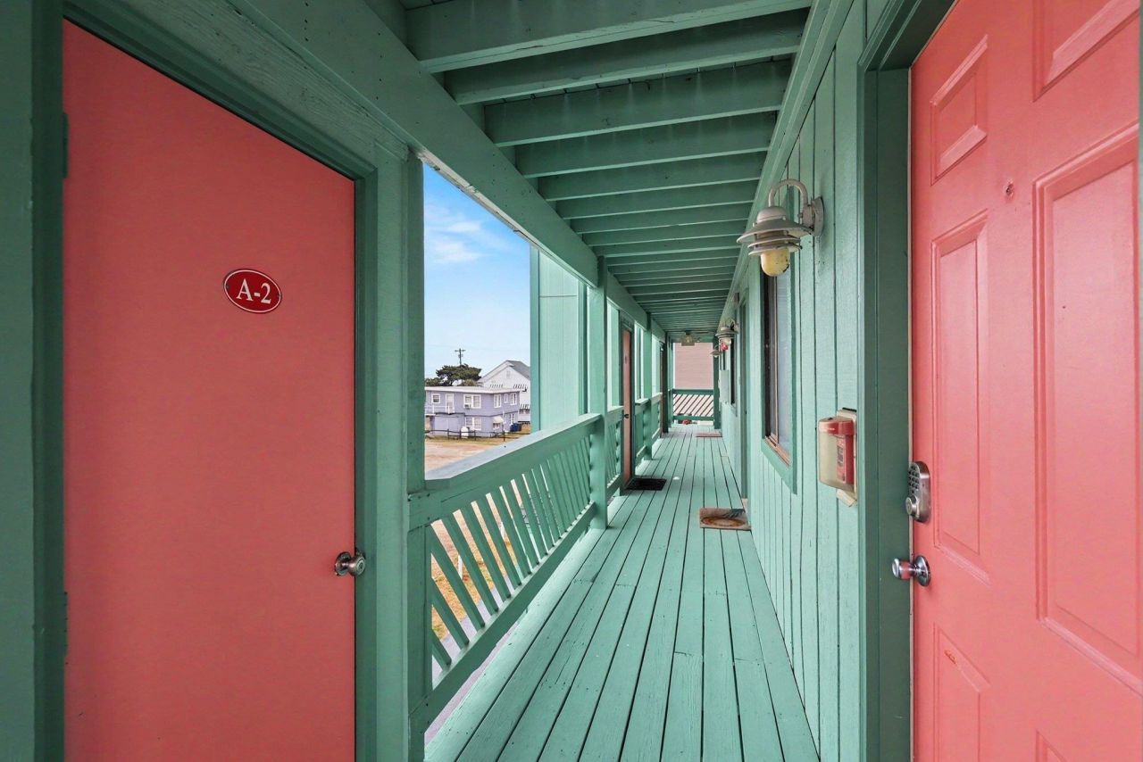 216 22nd Ave. N Photo 5