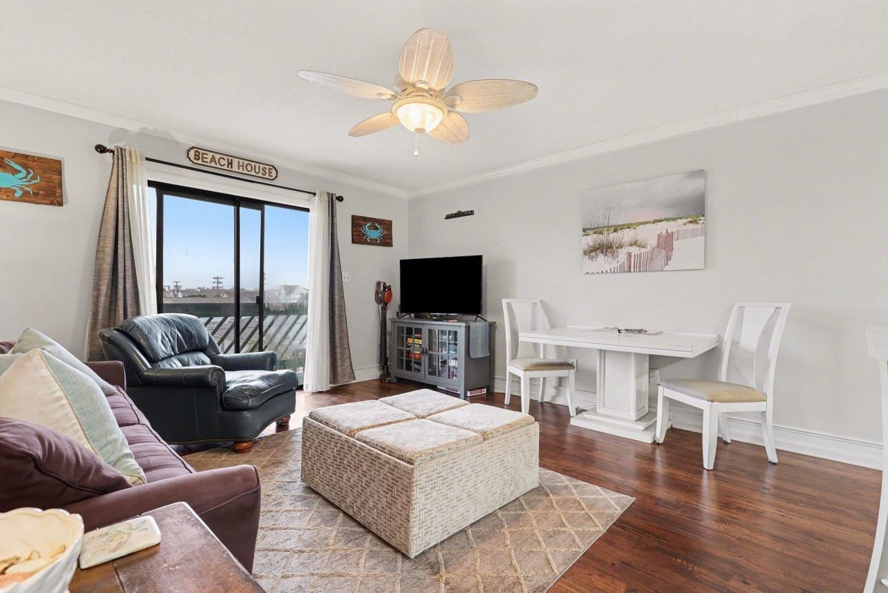 216 22nd Ave. N Photo 8