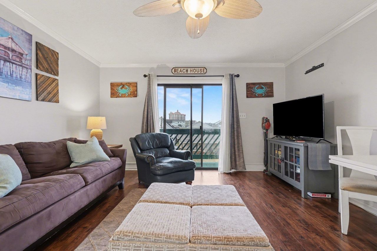 216 22nd Ave. N Photo 9