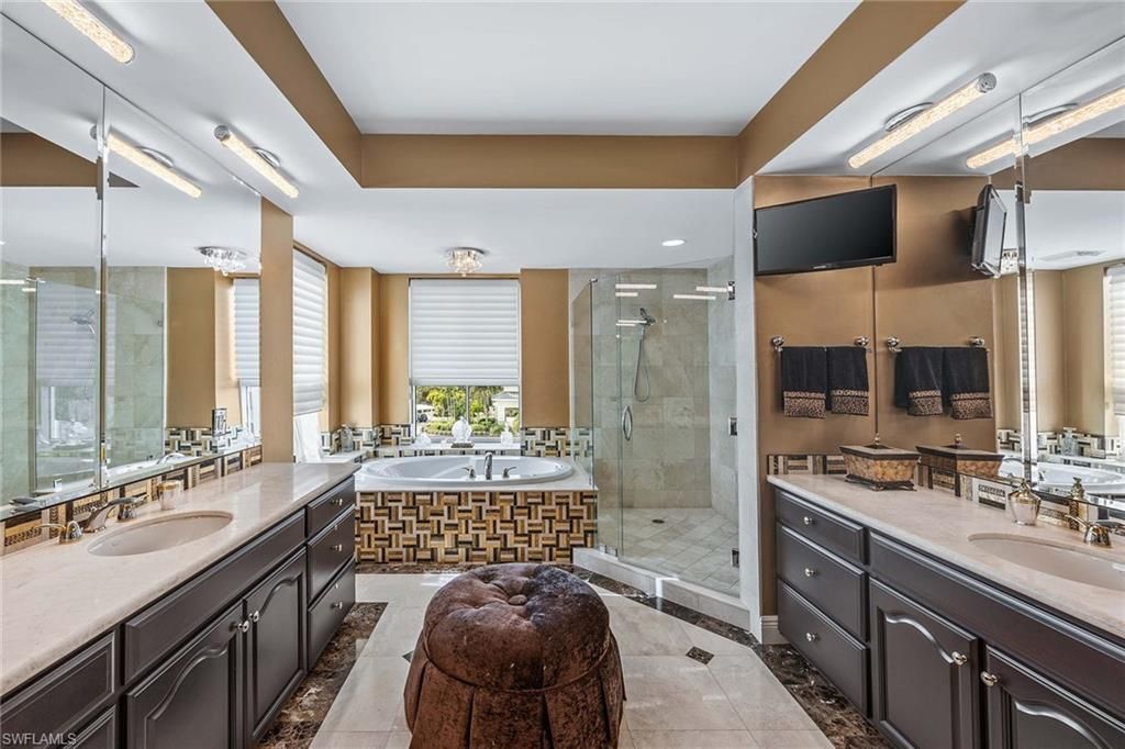 285 Grande Way, Unit 501, Naples, FL 34110 Photo