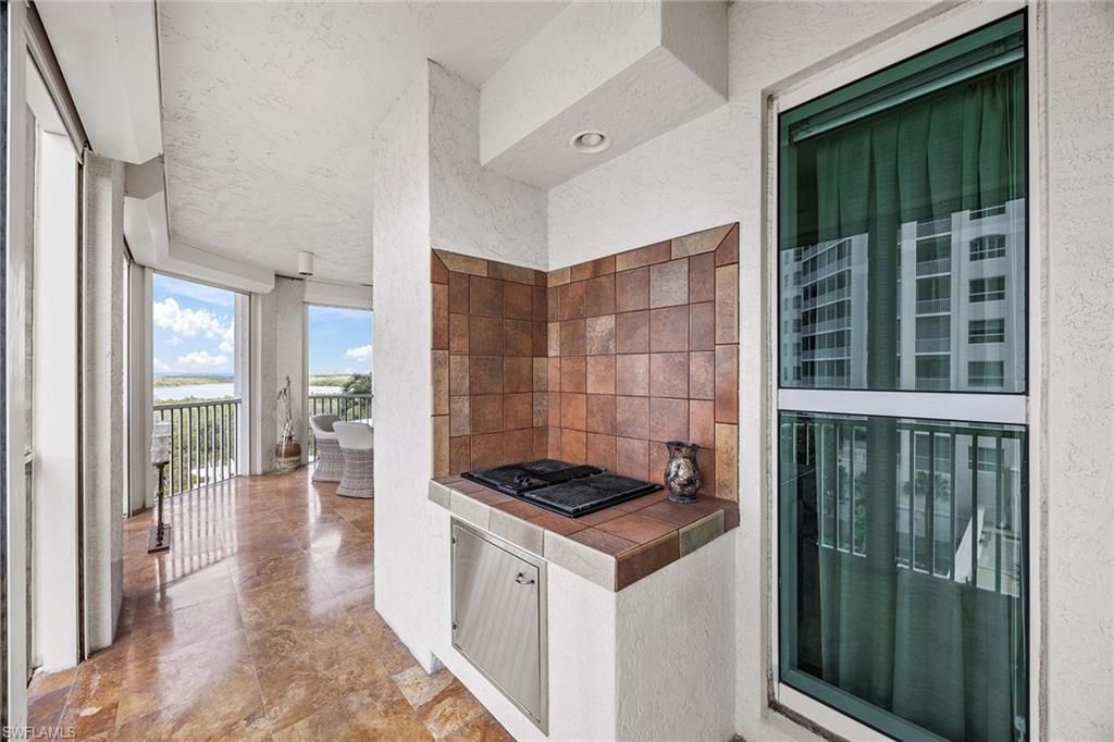 285 Grande Way, Unit 501, Naples, FL 34110 Photo