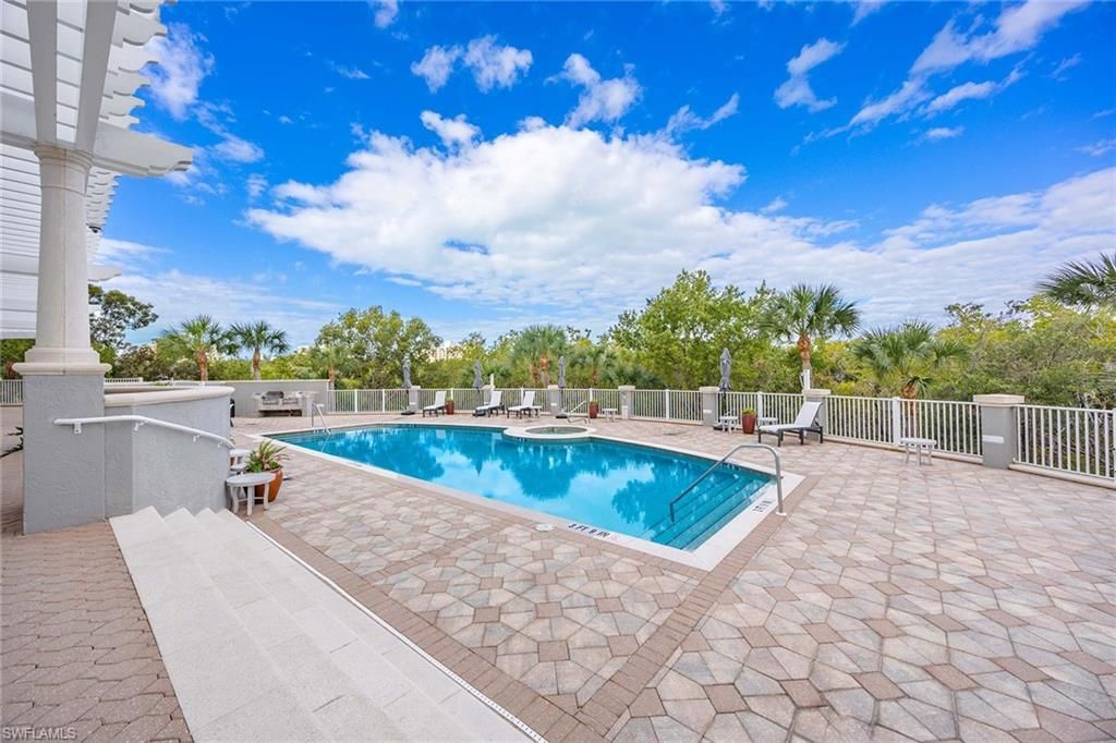 285 Grande Way, Unit 501, Naples, FL 34110 Photo