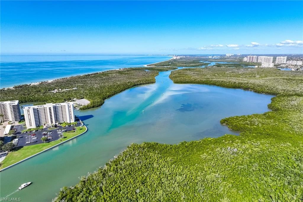 285 Grande Way, Unit 501, Naples, FL 34110 Photo