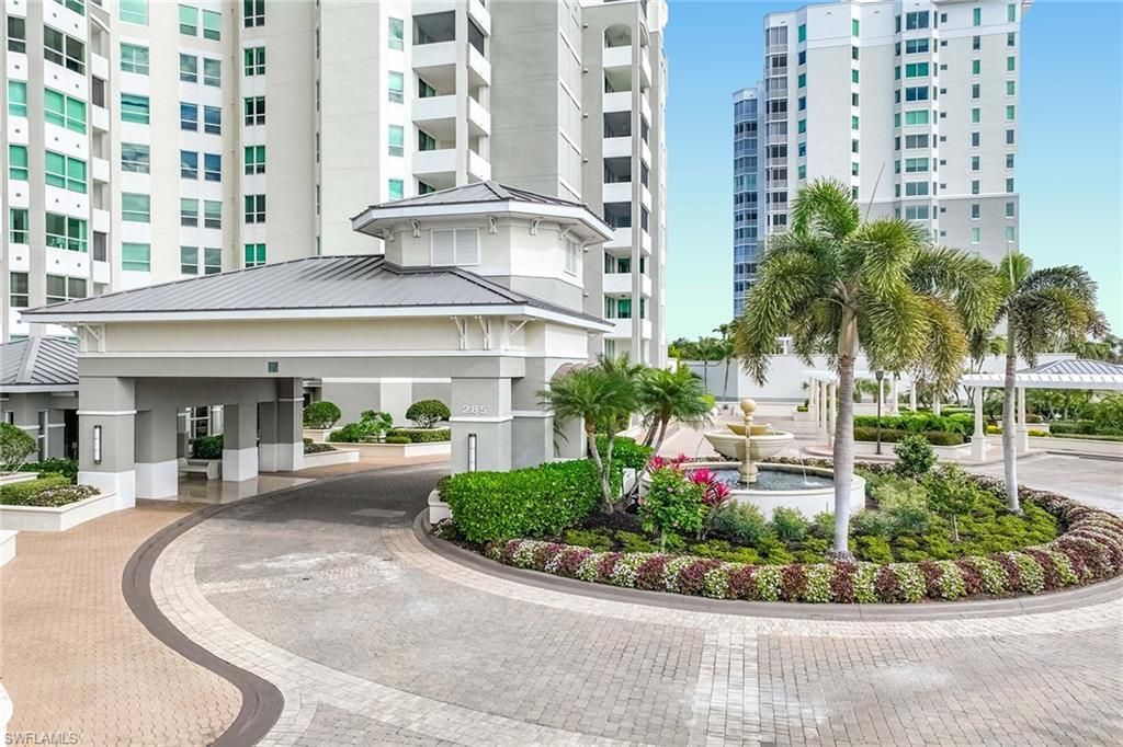 285 Grande Way, Unit 501, Naples, FL 34110 Photo