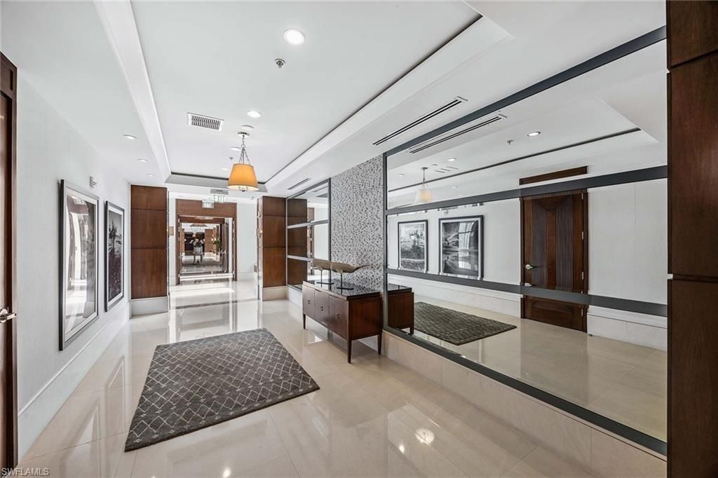 285 Grande Way, Unit 501, Naples, FL 34110 Photo