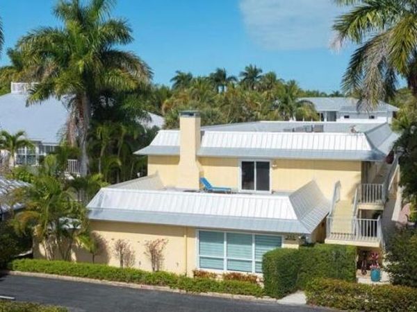 255 2nd AVE S, Unit 6, NAPLES, FL 34102