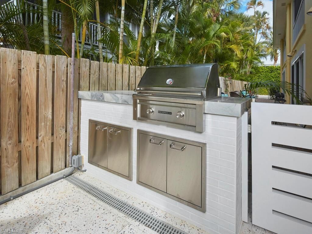 255 2nd Ave S, Unit 6, Naples, FL 34102 Photo