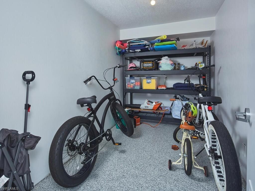 255 2nd Ave S, Unit 6, Naples, FL 34102 Photo