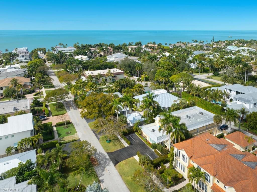 255 2nd Ave S, Unit 6, Naples, FL 34102 Photo