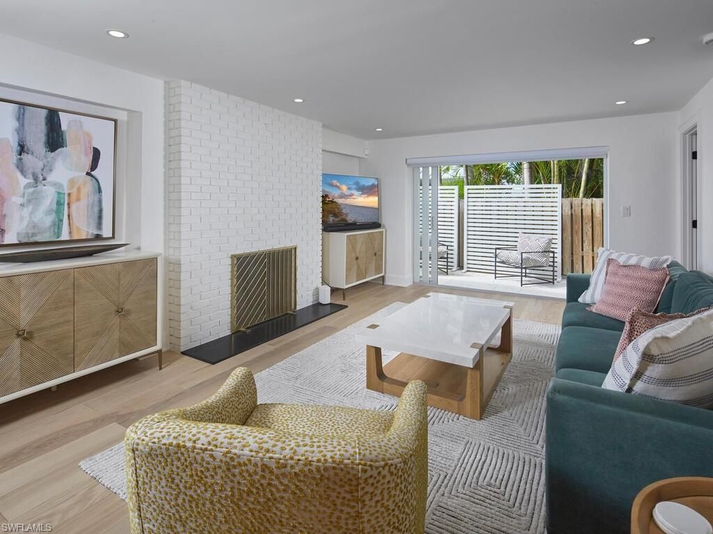 255 2nd Ave S, Unit 6, Naples, FL 34102 Photo