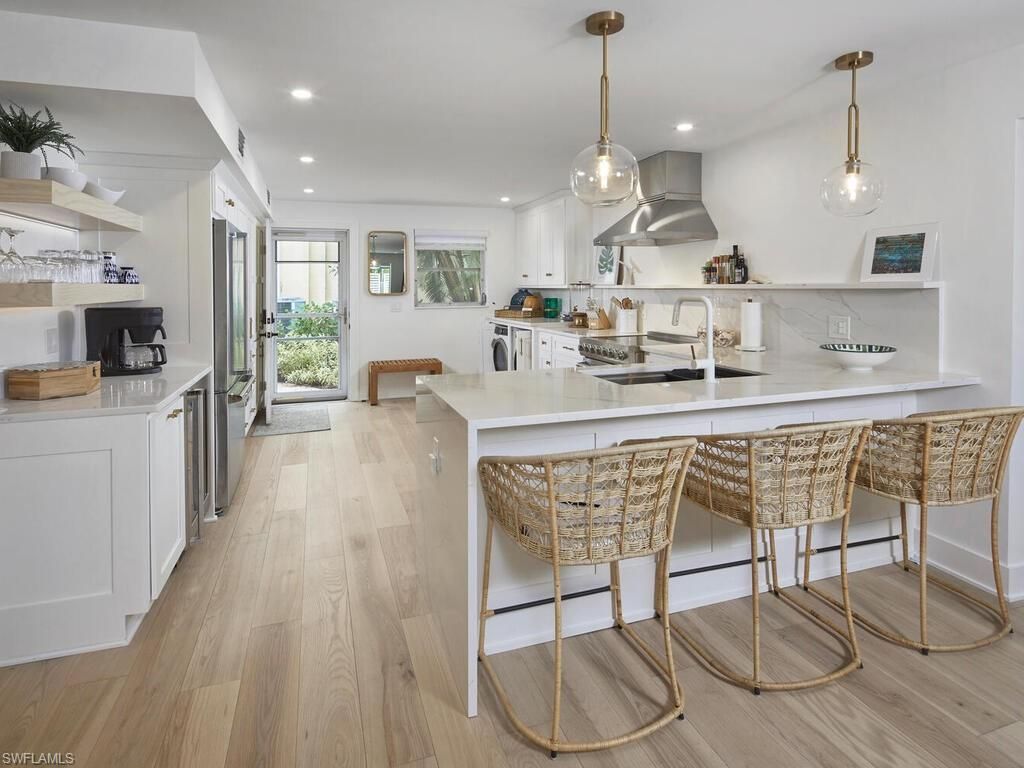 255 2nd Ave S, Unit 6, Naples, FL 34102 Photo