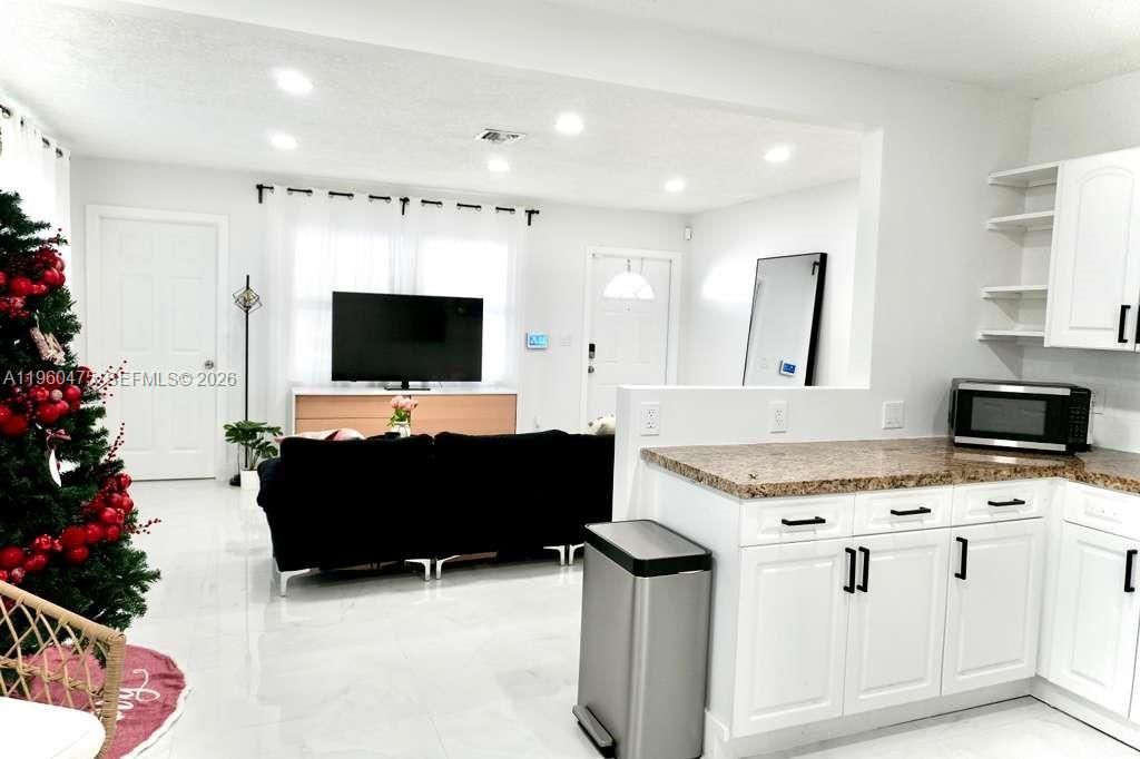 1213 NW 6th Ave, Fort Lauderdale, FL 33311 Photo