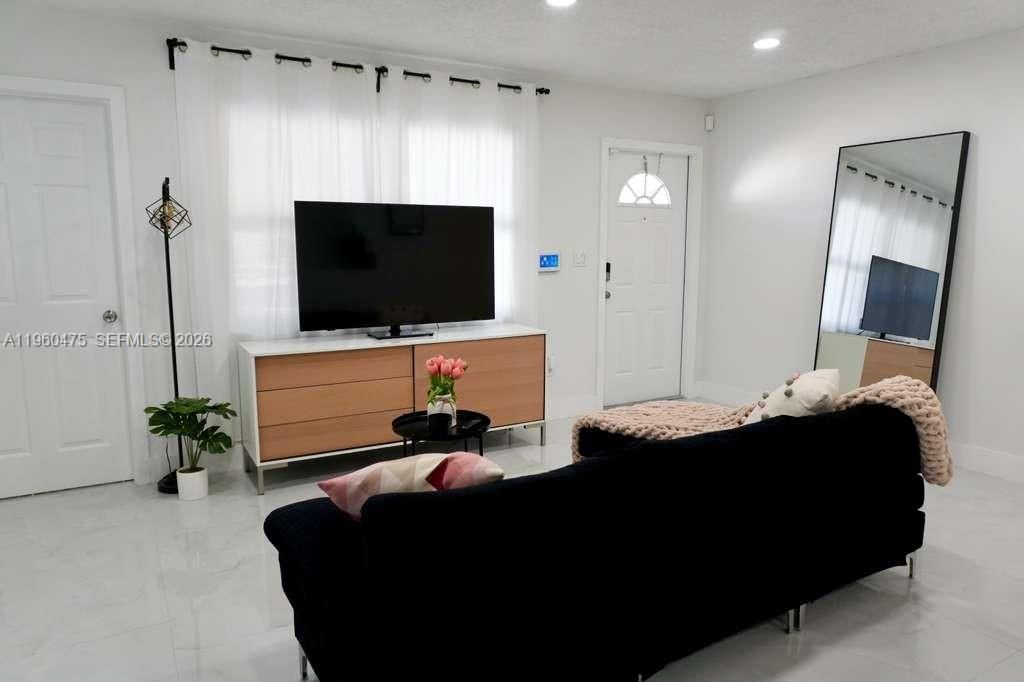 1213 NW 6th Ave, Fort Lauderdale, FL 33311 Photo