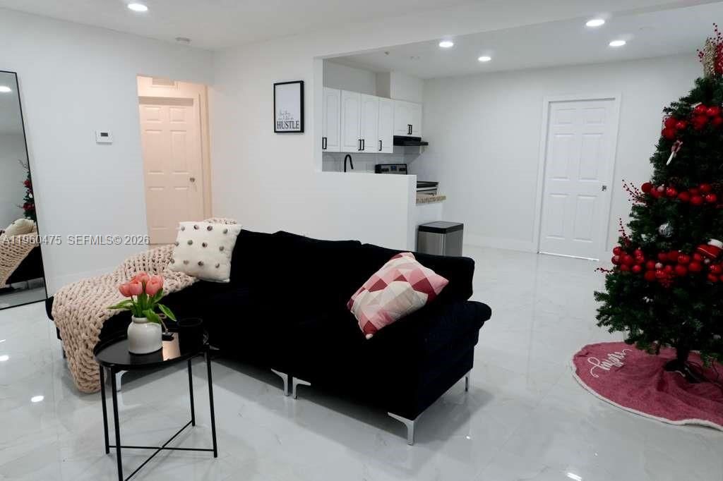 1213 NW 6th Ave, Fort Lauderdale, FL 33311 Photo