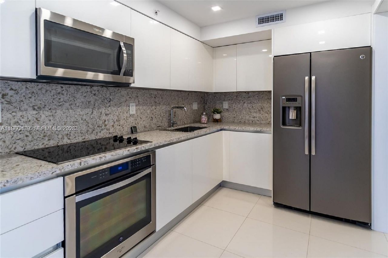 6830 Indian Creek Dr, Unit 8E, Miami Beach, FL 33141 Photo