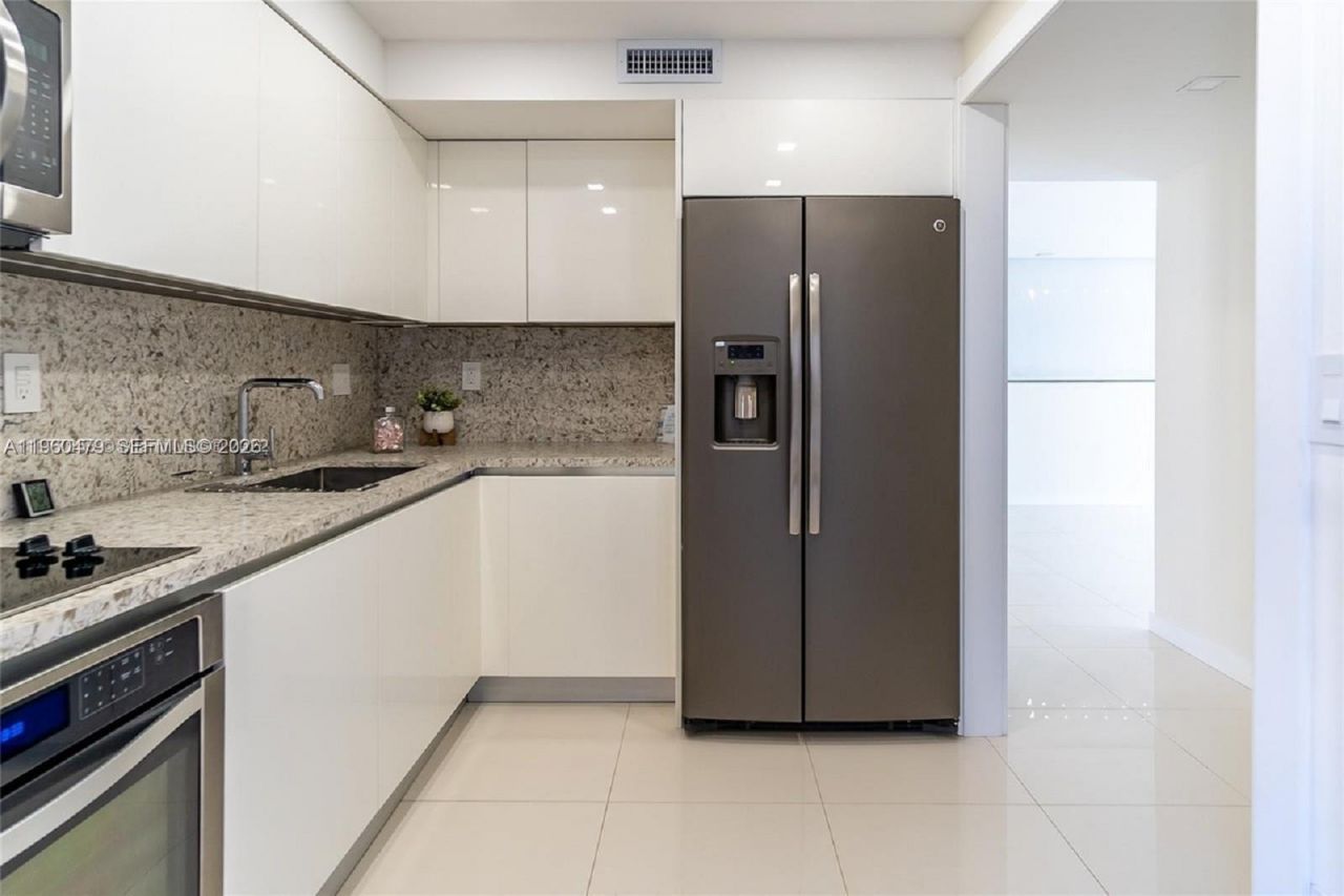 6830 Indian Creek Dr, Unit 8E, Miami Beach, FL 33141 Photo