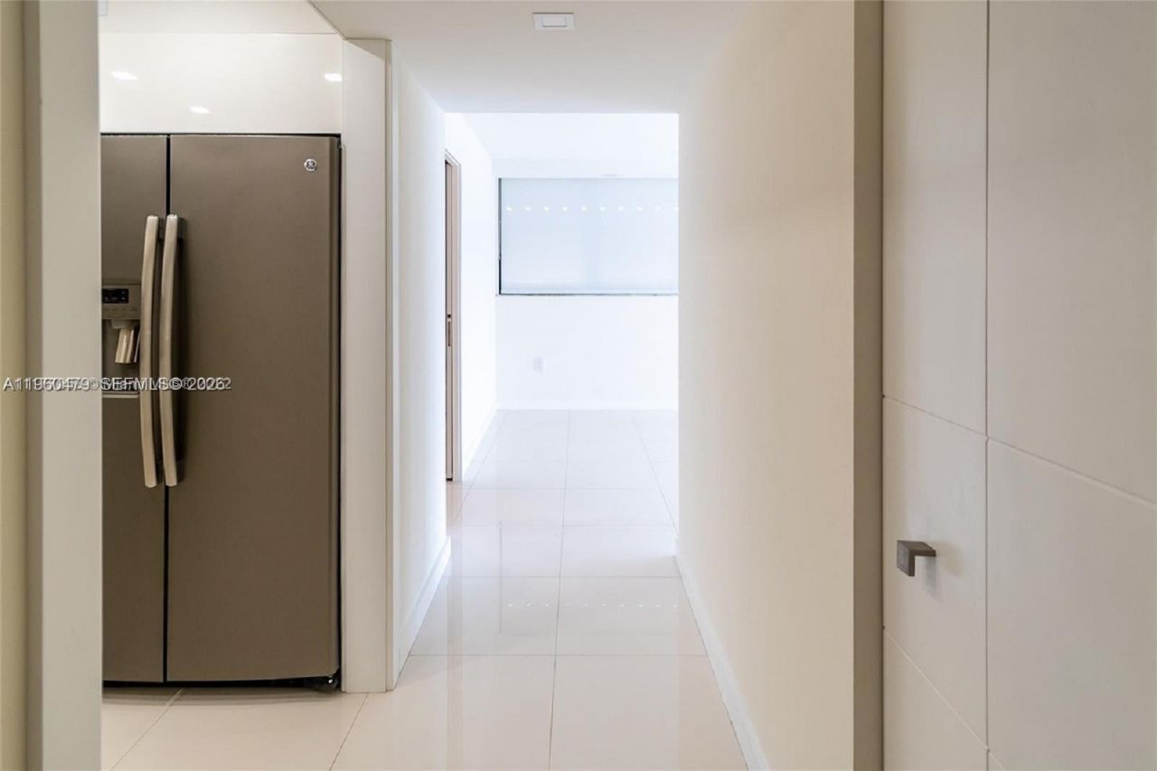 6830 Indian Creek Dr, Unit 8E, Miami Beach, FL 33141 Photo