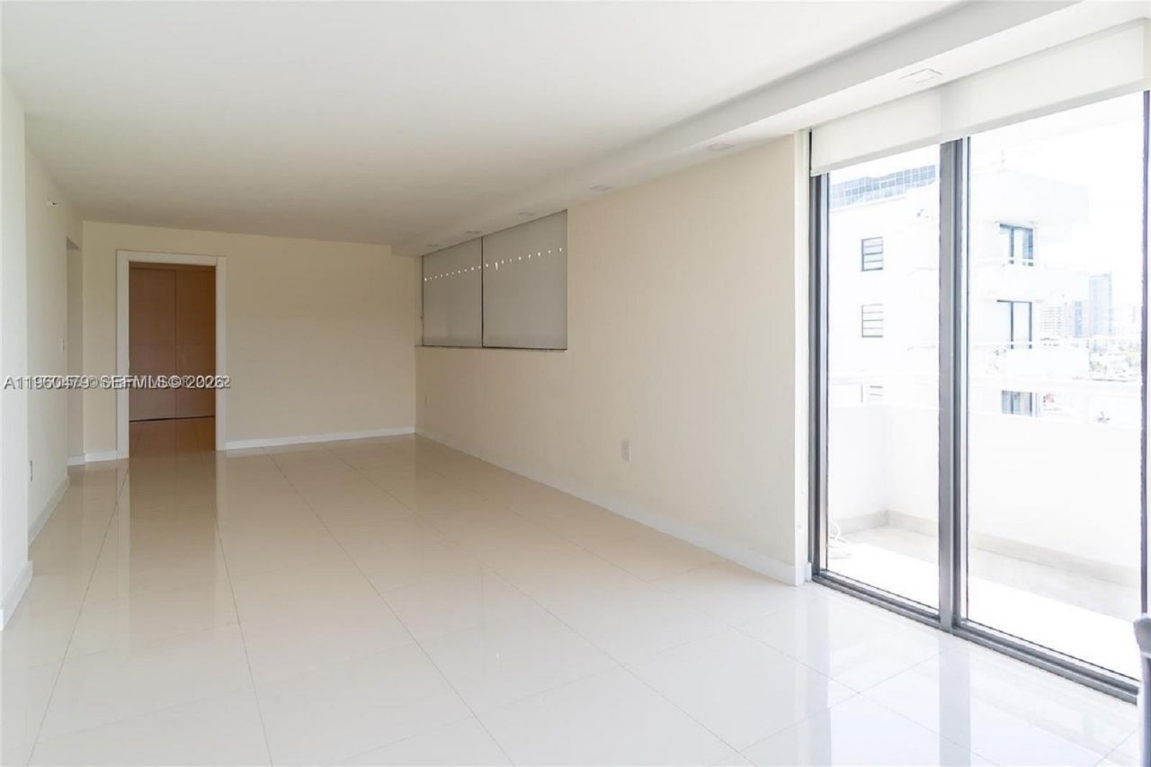 6830 Indian Creek Dr, Unit 8E, Miami Beach, FL 33141 Photo