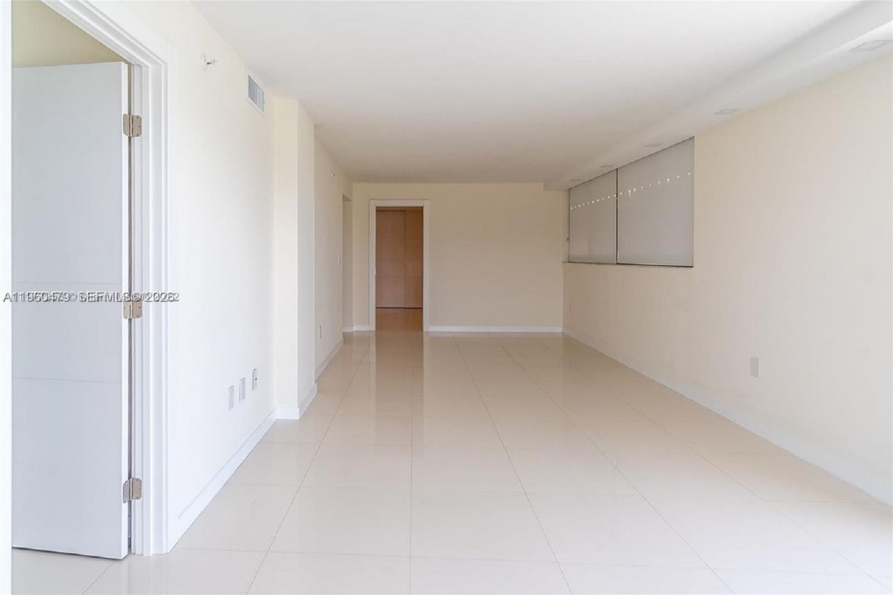 6830 Indian Creek Dr, Unit 8E, Miami Beach, FL 33141 Photo