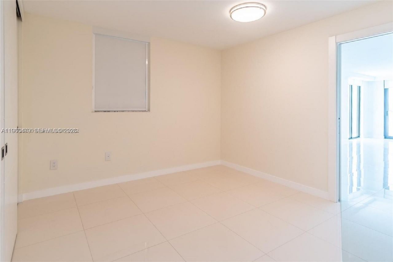 6830 Indian Creek Dr, Unit 8E, Miami Beach, FL 33141 Photo