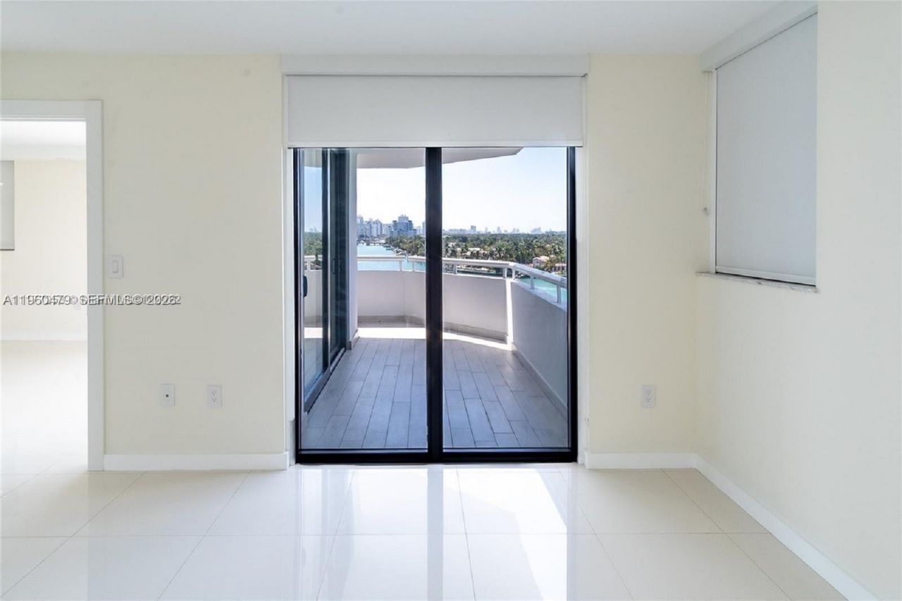 6830 Indian Creek Dr, Unit 8E, Miami Beach, FL 33141 Photo