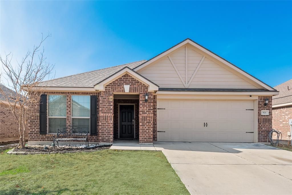 921 First Street, Sanger, TX 76266 Main Photo