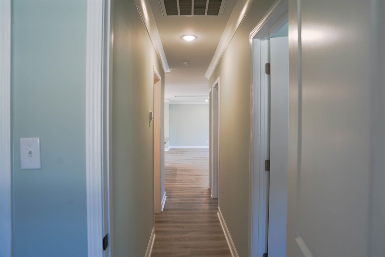 1104 Ragin St. Photo 16