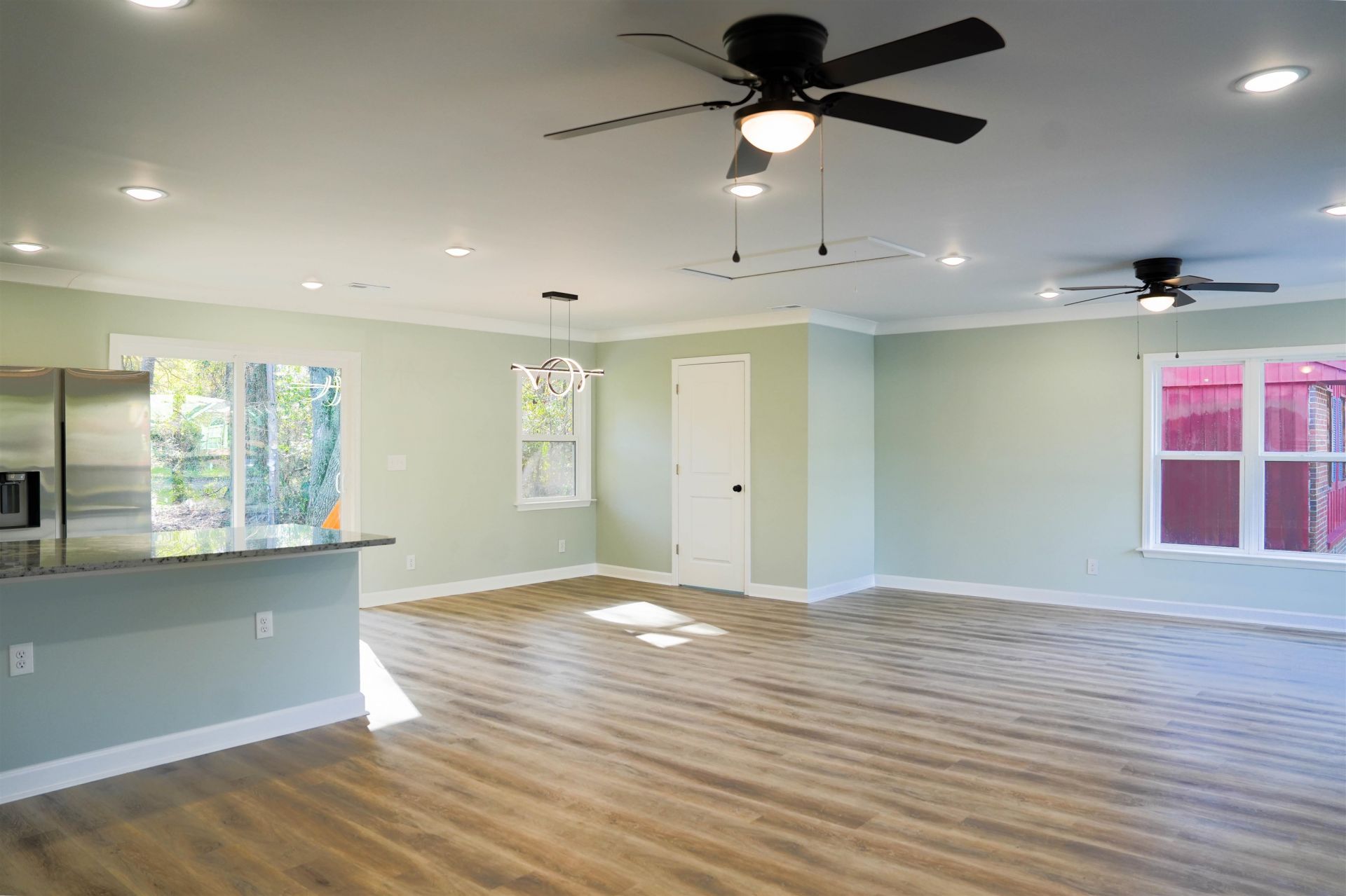 1104 Ragin St. Photo 5