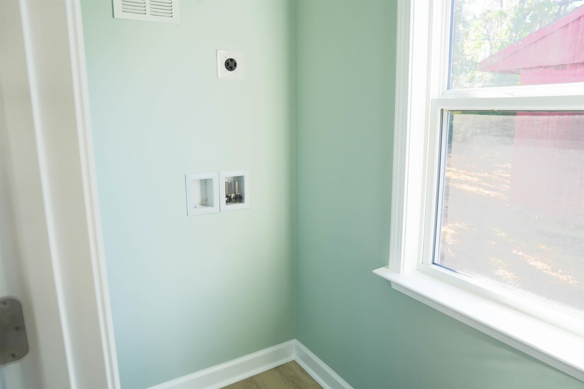 1104 Ragin St. Photo 7