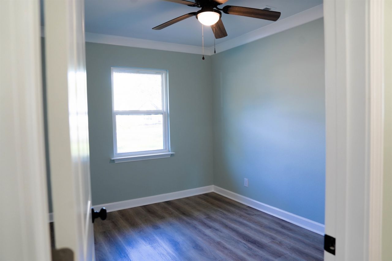 1104 Ragin St. Photo 8