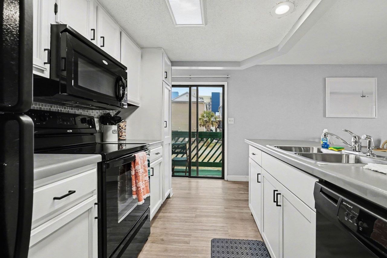 216 22nd Ave. N Photo 10