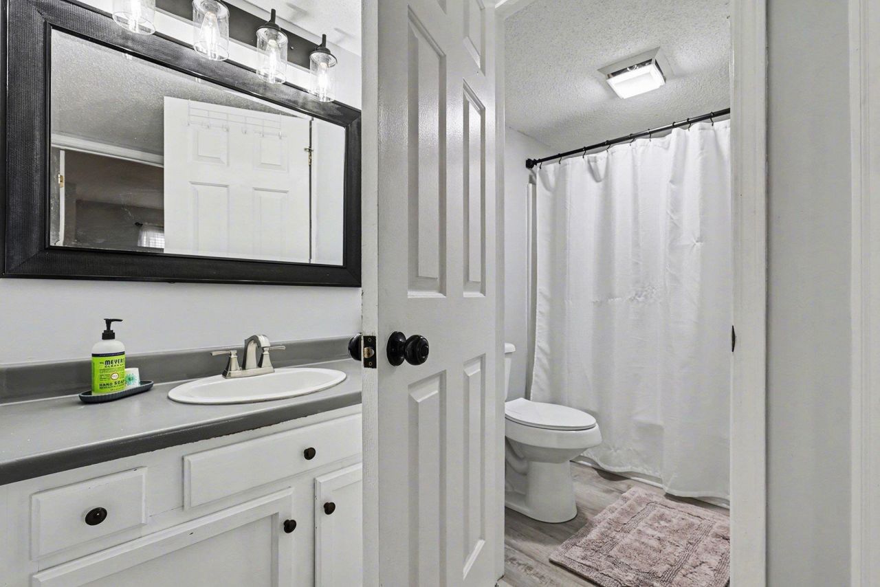 216 22nd Ave. N Photo 13