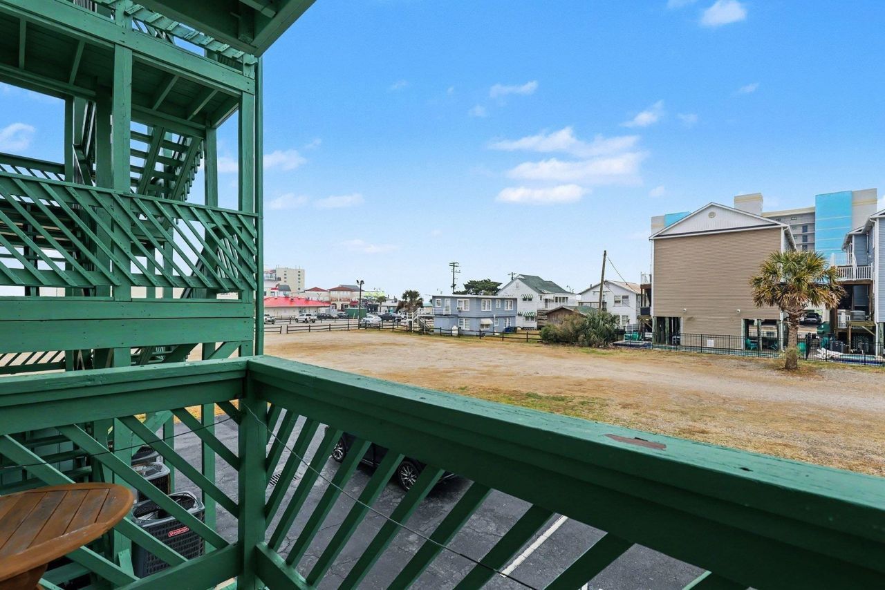 216 22nd Ave. N Photo 21