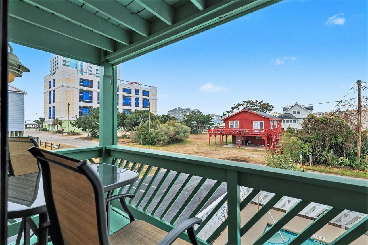 216 22nd Ave. N Photo 24