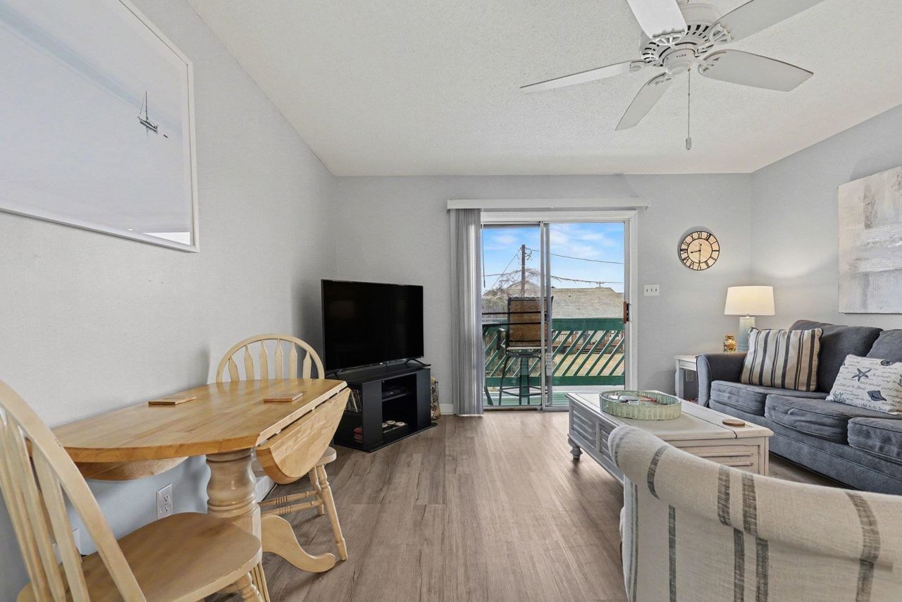 216 22nd Ave. N Photo 5