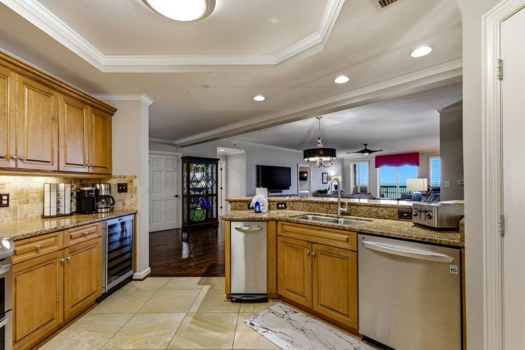 8500 Margate Circle Photo 14