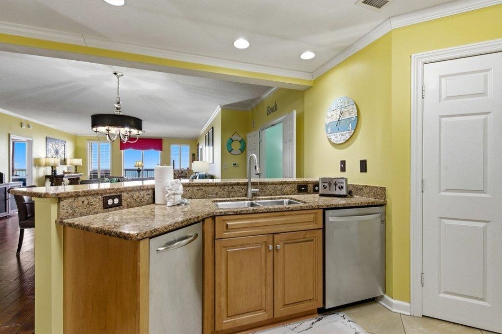 8500 Margate Circle Photo 15